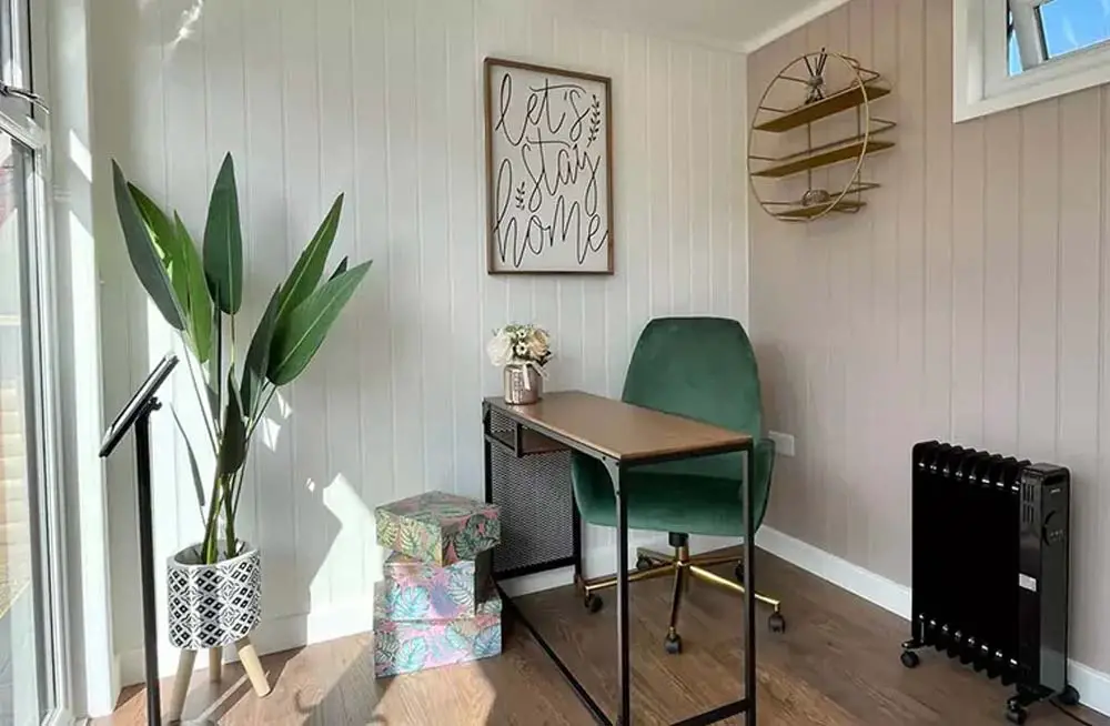 Neutral Coloured Panelling summerhouse office