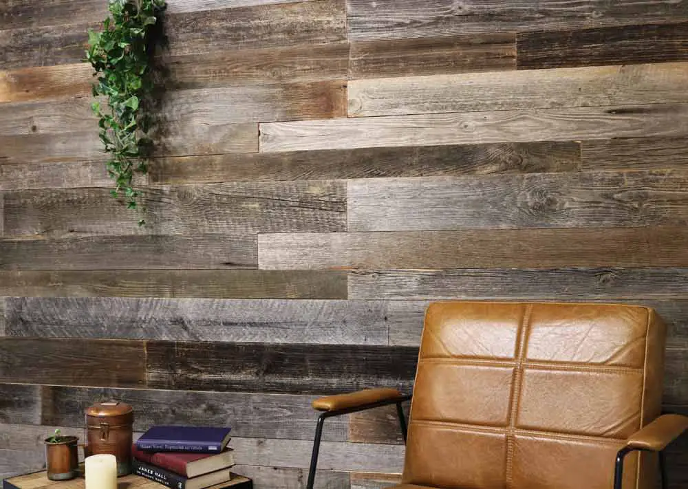 Reclaimed-Wood-wall-panelling-in-hallway