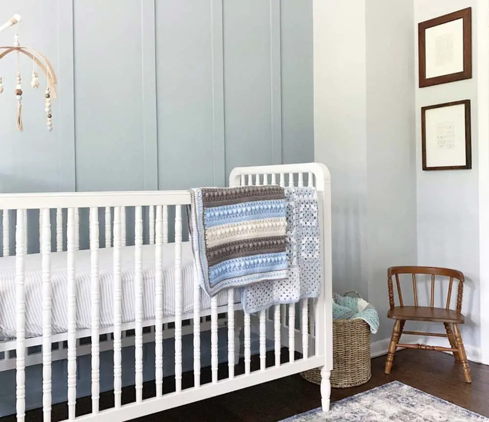 baby-blue-panelled-nursery-wall