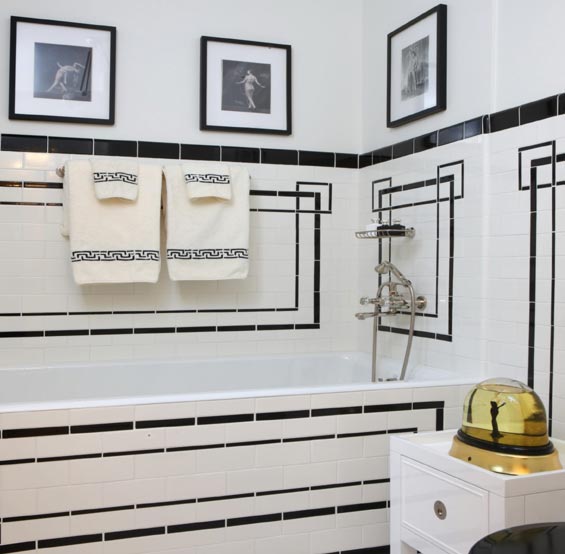 black-and-white-art-deco-bathroom