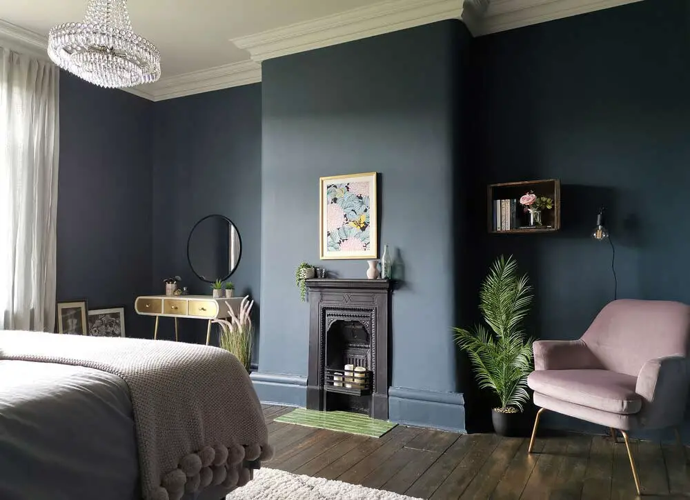 blue-bedroom-on-a-grand-scale