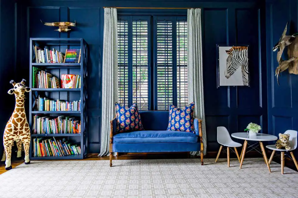 blue-lacquered-paneled-library-walls