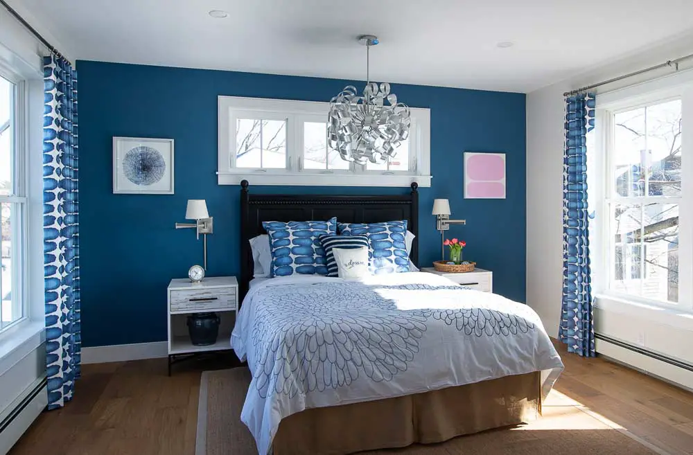 bright-white-and-navy-bedroom