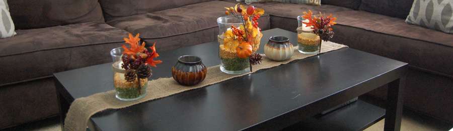 coffee-table-display-flowers-ornaments