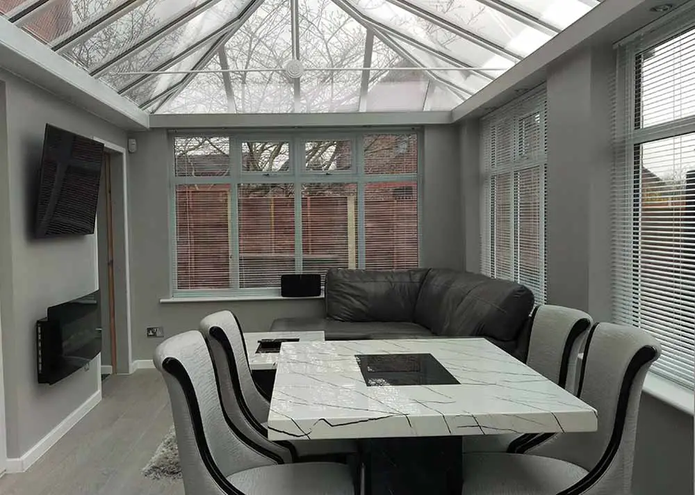 conservatory-dining-space