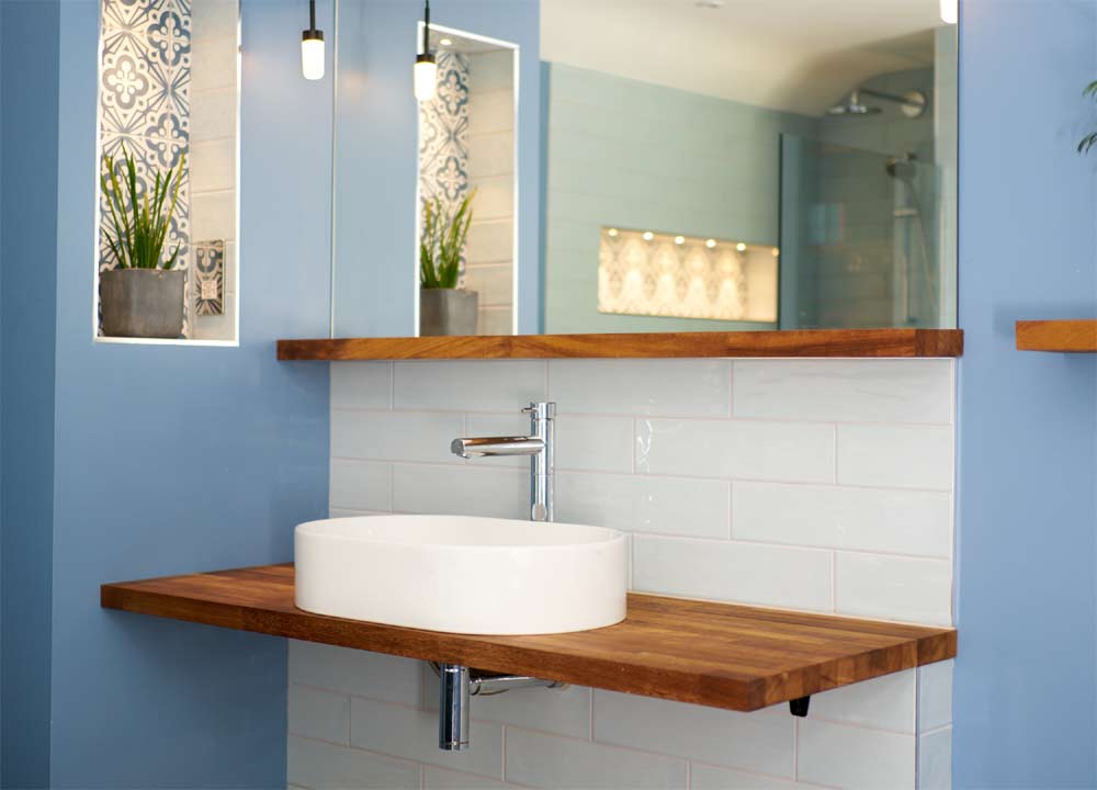 create-a-blue-coastal-theme-bathroom