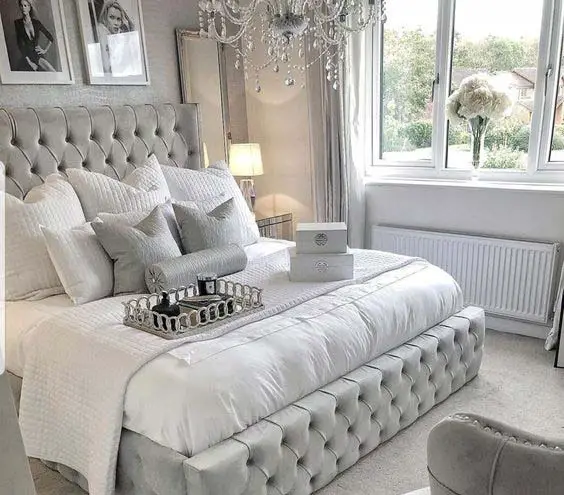 Featured image of post Silver And Beige Bedroom Ideas / To replicate these color schemes in your bedroom, coordinate your wall color, bedding and decor to create a succinct layout.