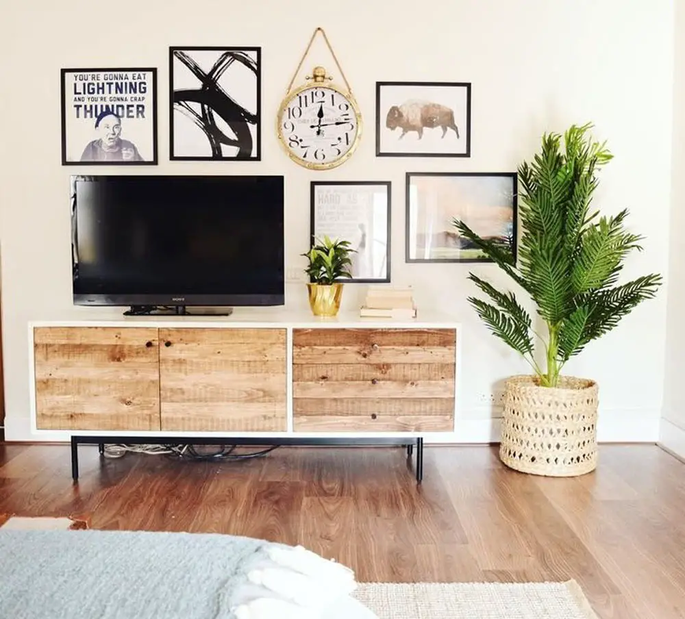 framed-pictures-tv-wall
