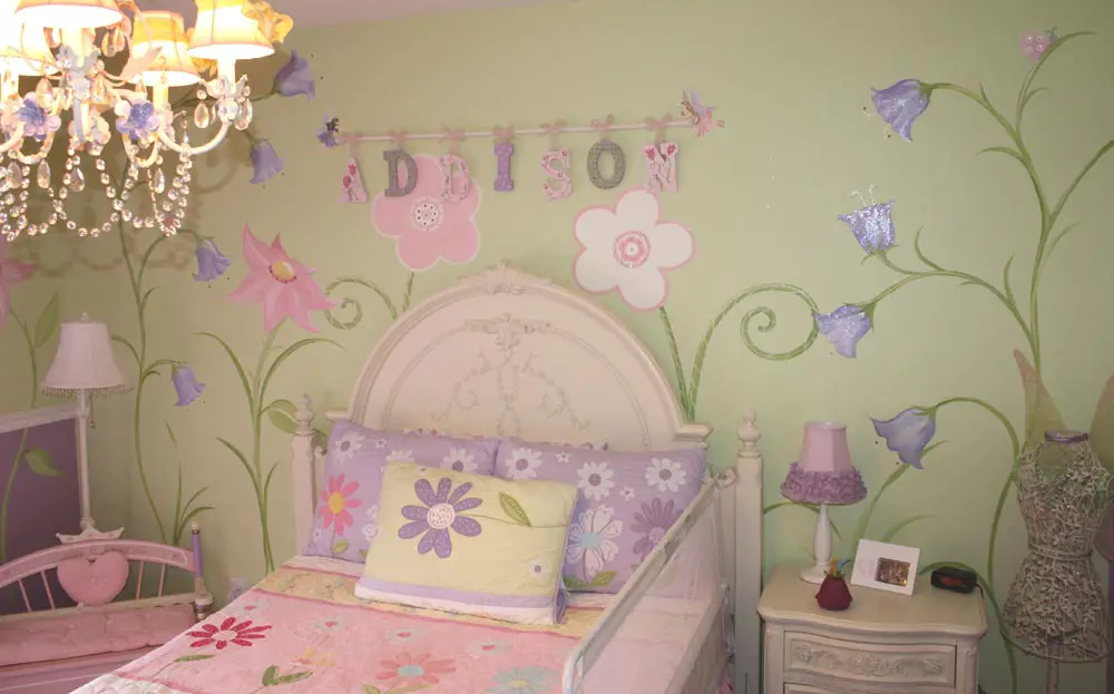 green-and-pink-fairy-themed-bedroom