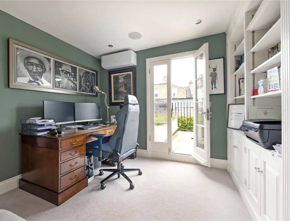 green-and-white-home-office