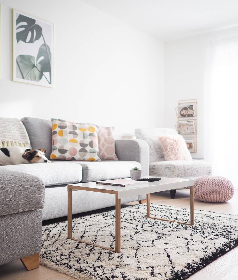 grey-and-pink-lounge-with-rug