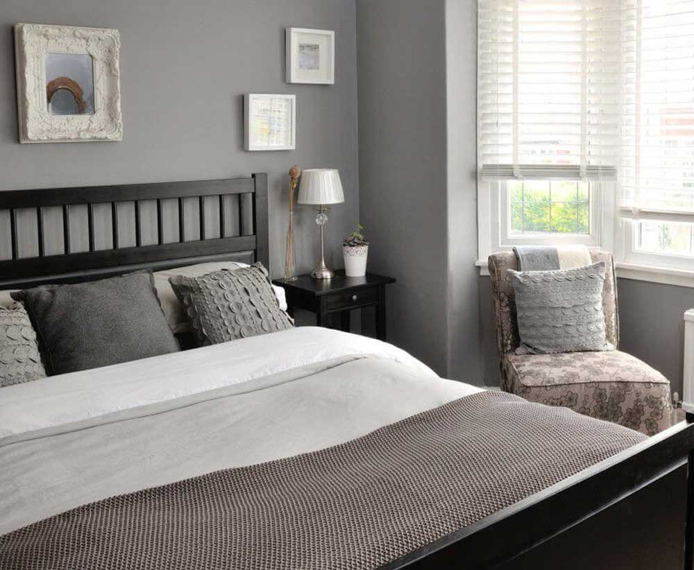 grey-and-white-bedroom-interior-design