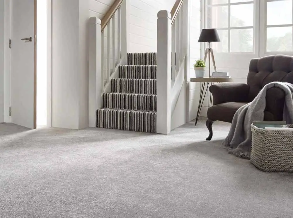 grey-hallway-carpet