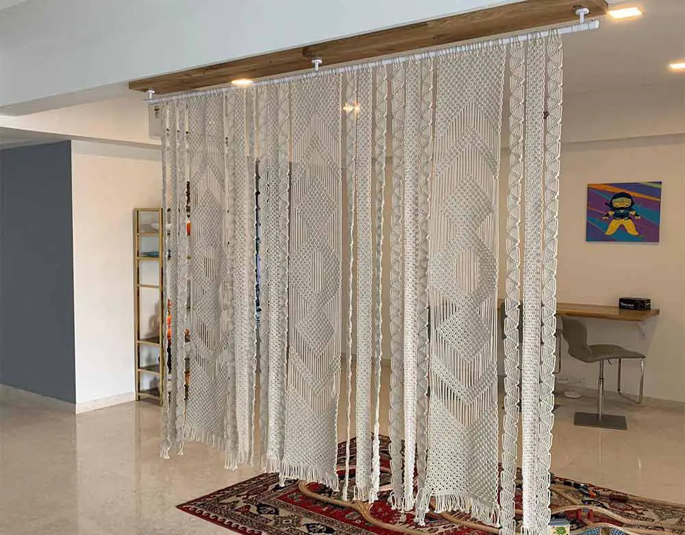 hanging-macrame-screen