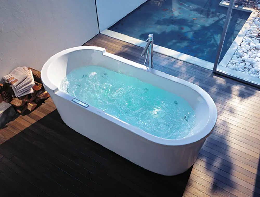 jacuzzi-bath-in-action