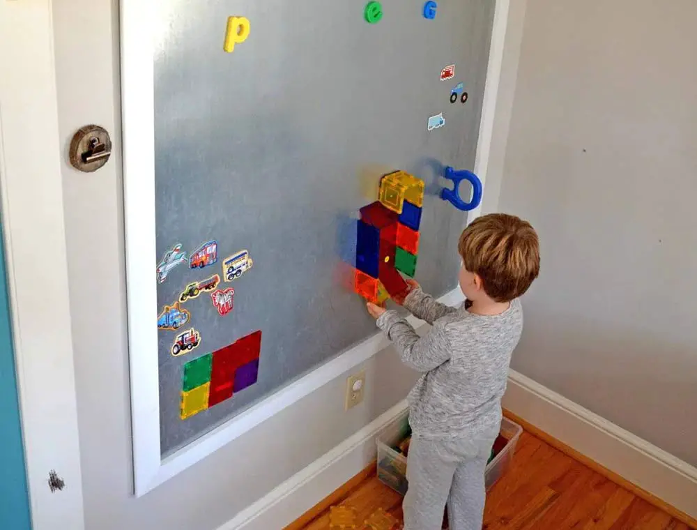 kids-magnetic-wall