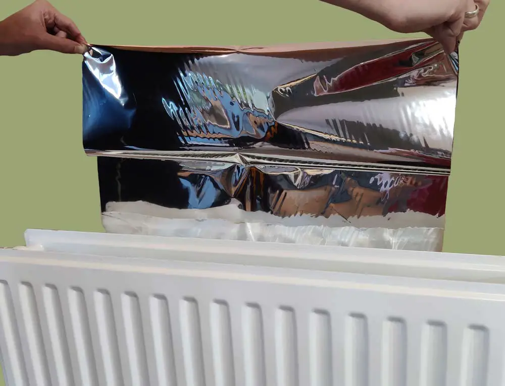 kitchen-foil-as-a-radiator-reflector