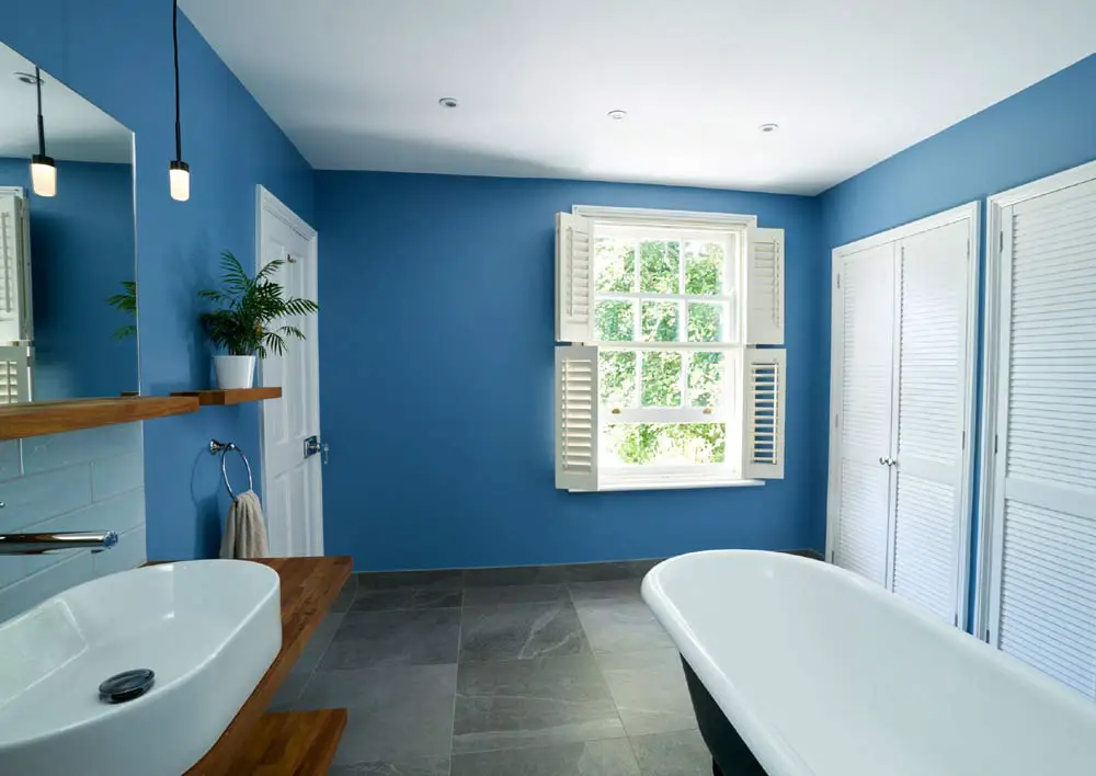 large-modern-blue-bathroom