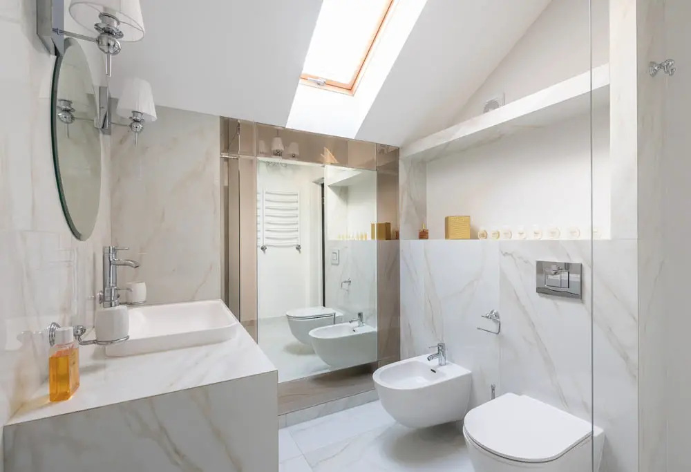 marbled-bathroom-skylight