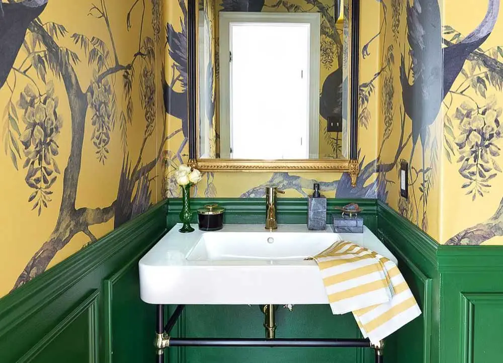 maximalist-toilet-decor