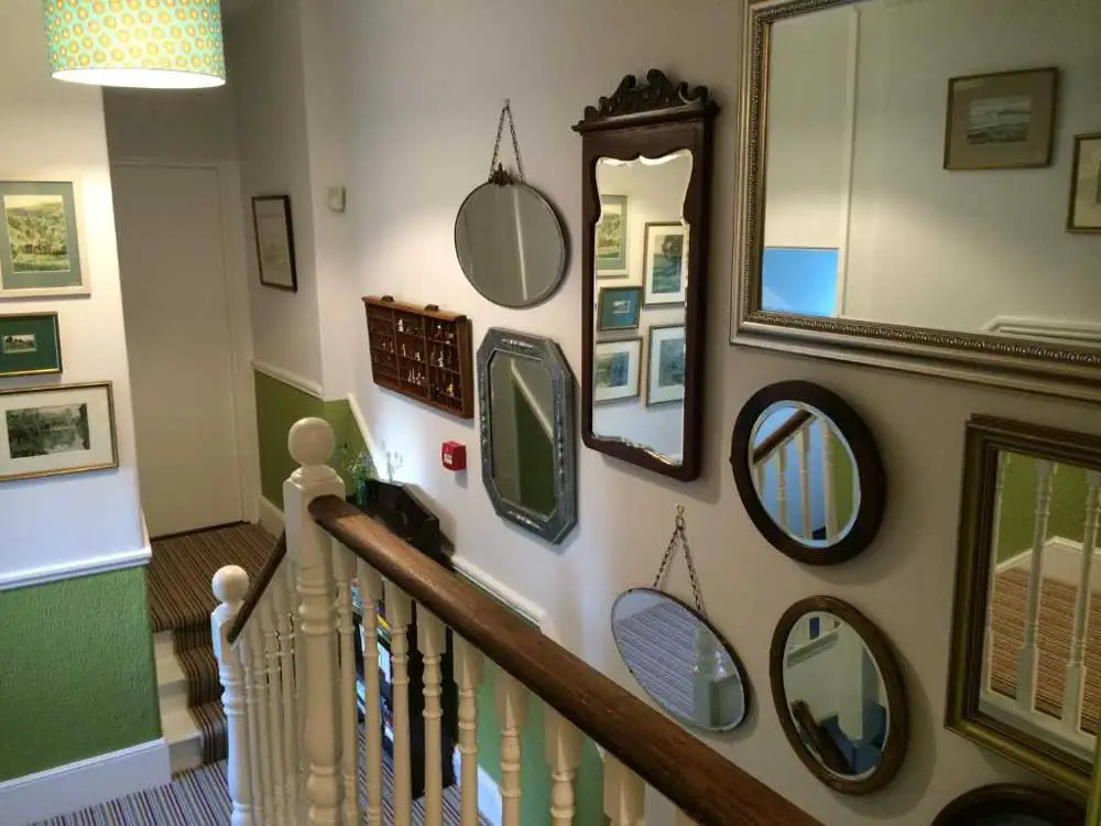 mirrors-on-landing-and-stairs