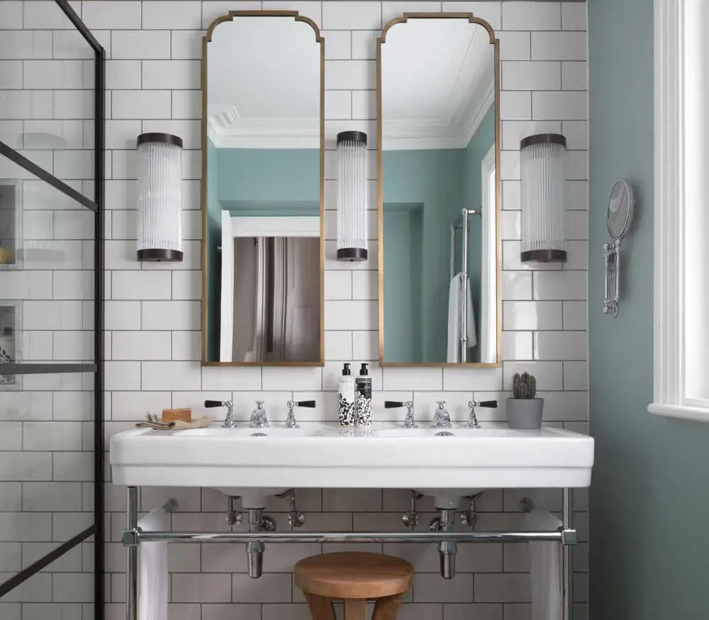 modern-victorian-style-bathroom