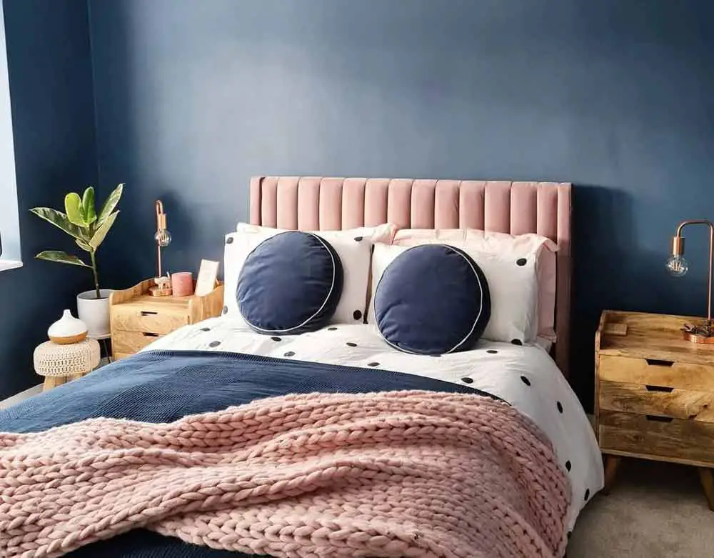 navy-blue-bedroom-wall