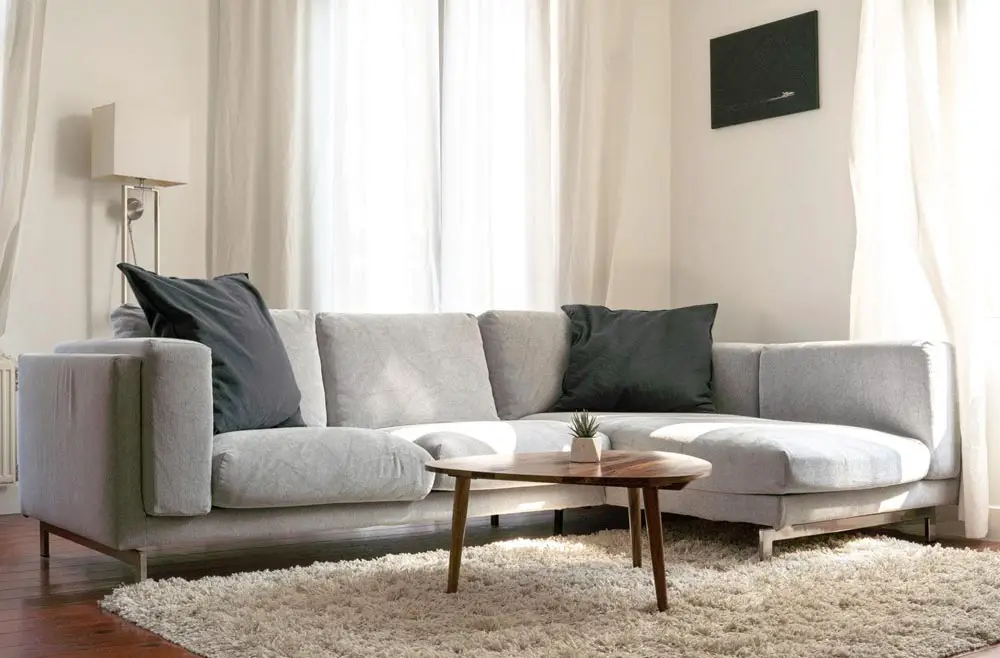 neutral-hue-living-room