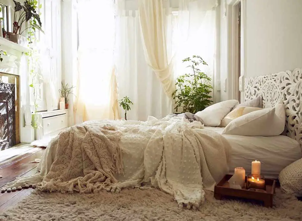 neutral-toned-bohemian-bedroom