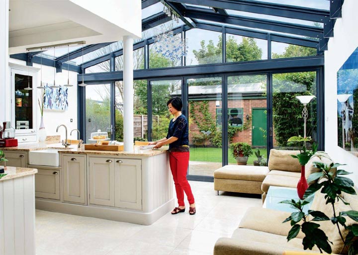 open-plan-kitchen-living-room-garden