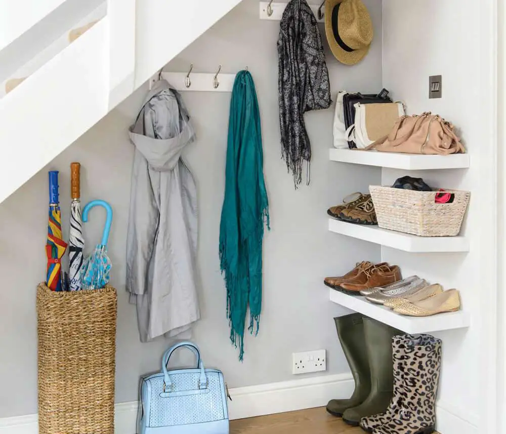 outerwear-and-accessory-storage