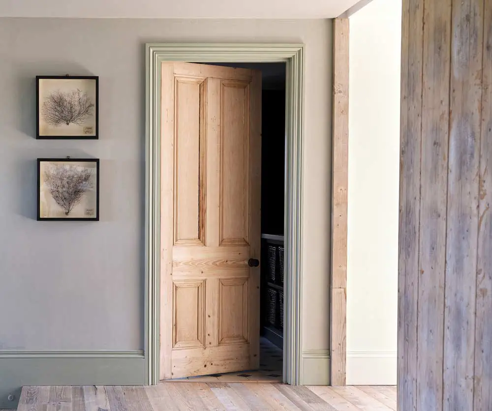 painted-skirting-and-architrave
