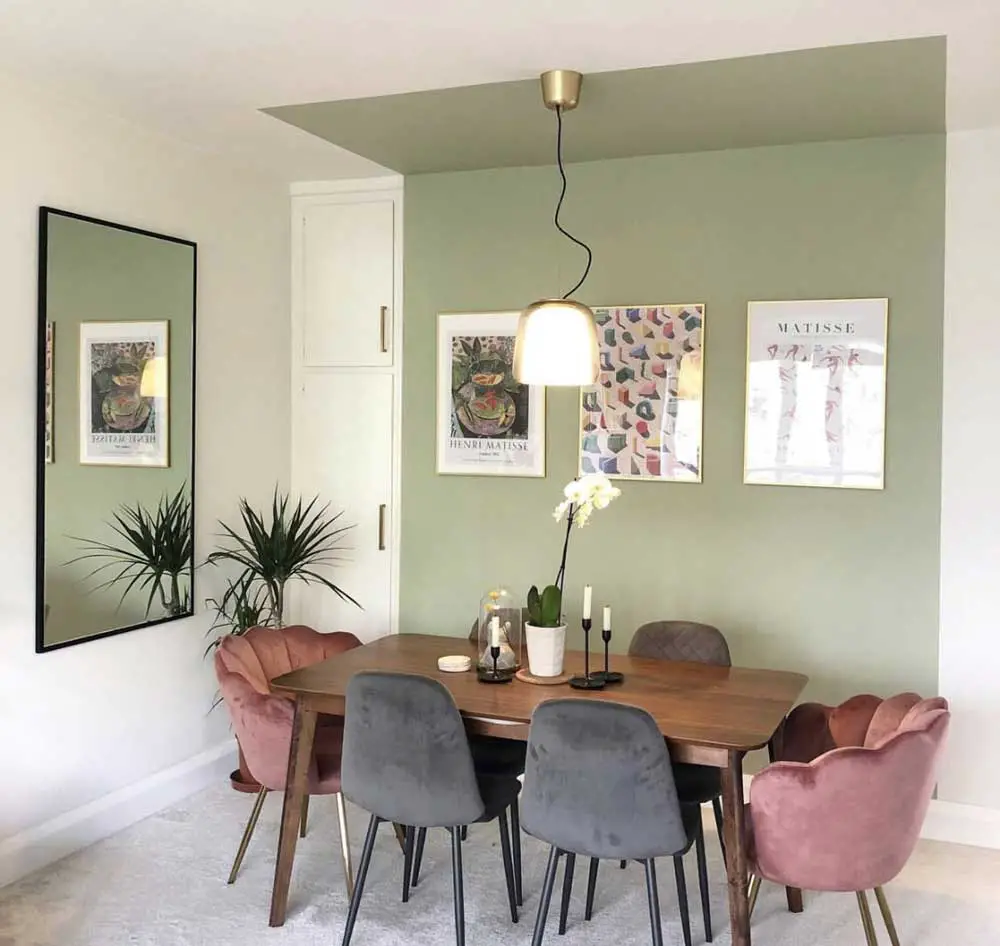 painted-wall-design-in-dining-room