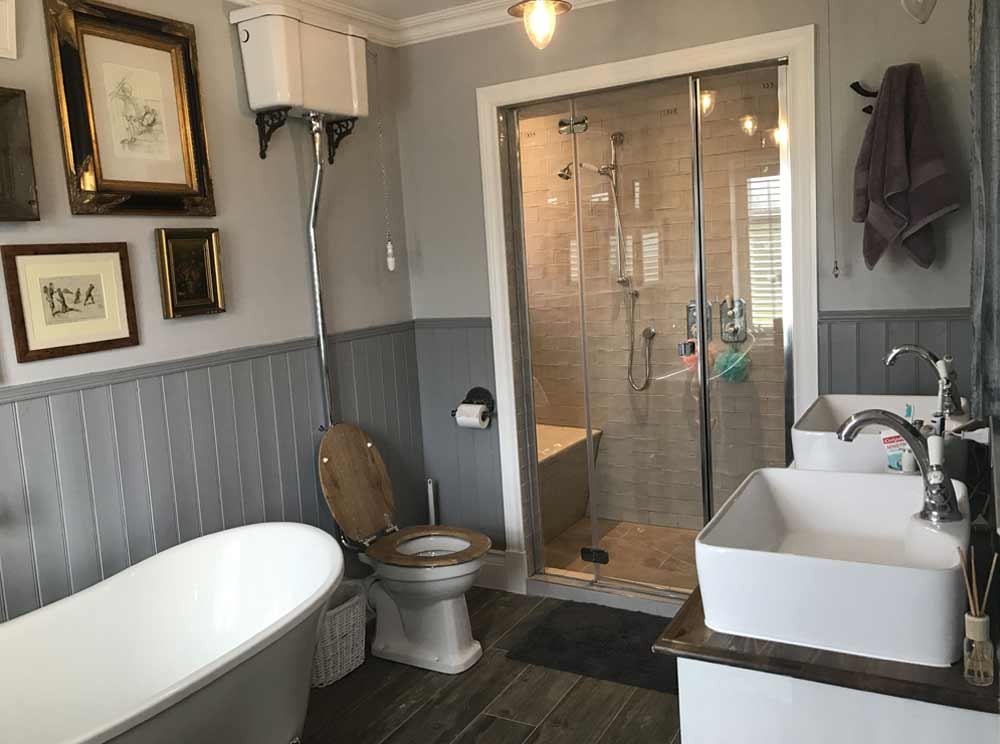 panelled-victorian-style-bathroom
