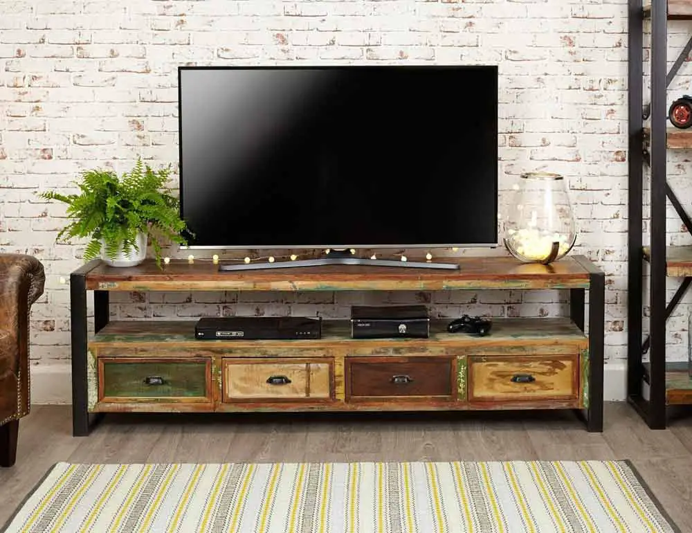 reclaimed-wood-unit-with-tv