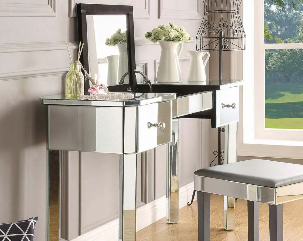 reflective-mirrored-dressing-table