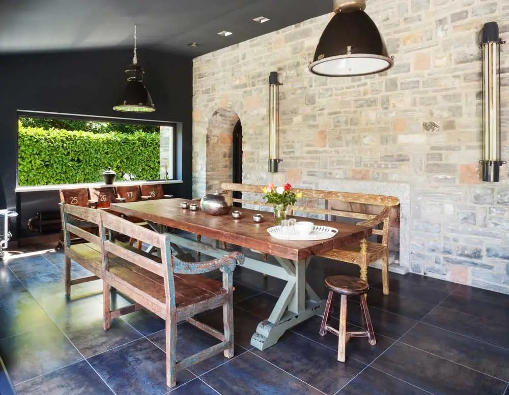 rustic-aesthetic-in-dining-room