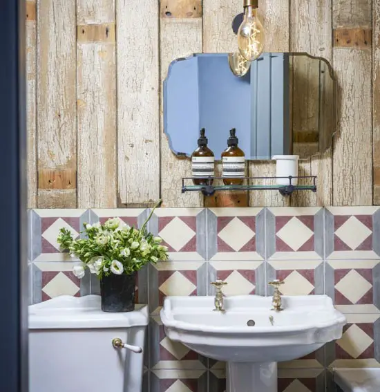 rustic-deco-bathroom