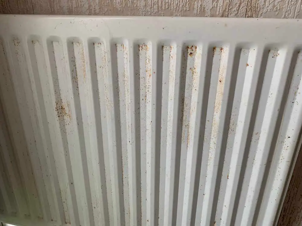 rusty-white-radiator