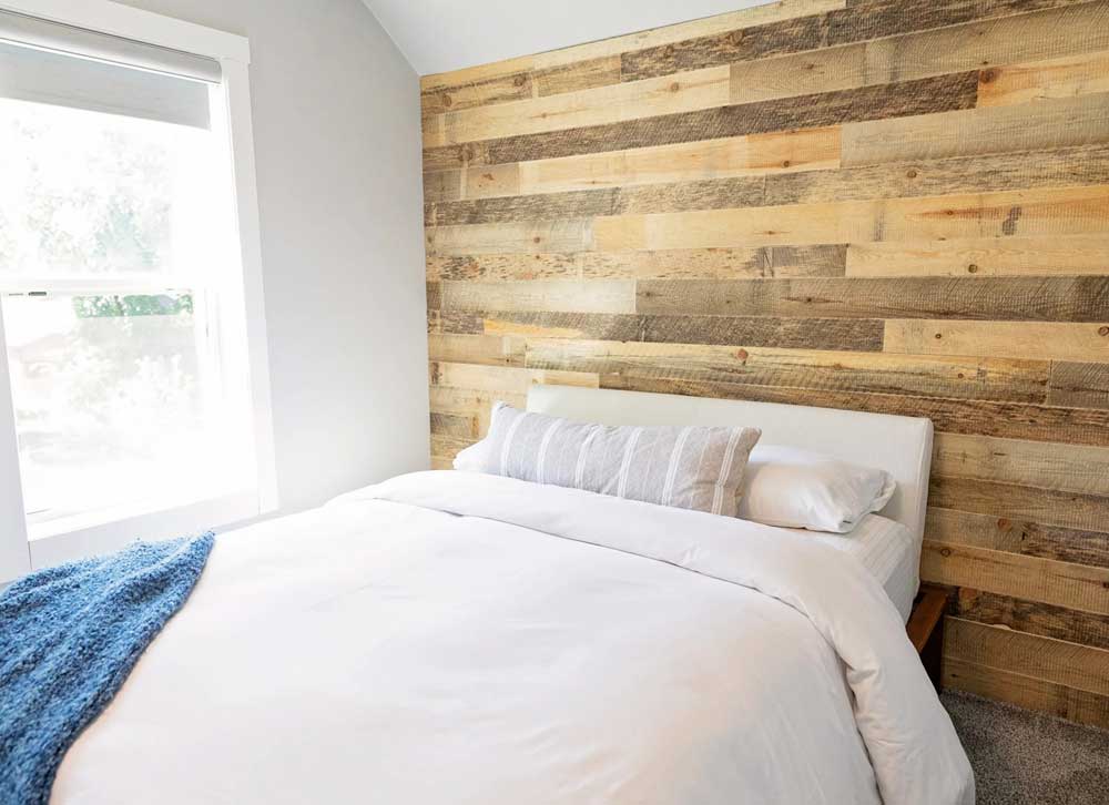 shiplap-wall-in-bedroom