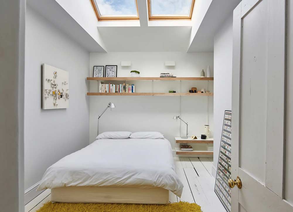 small-bedroom-with-floating-shelves