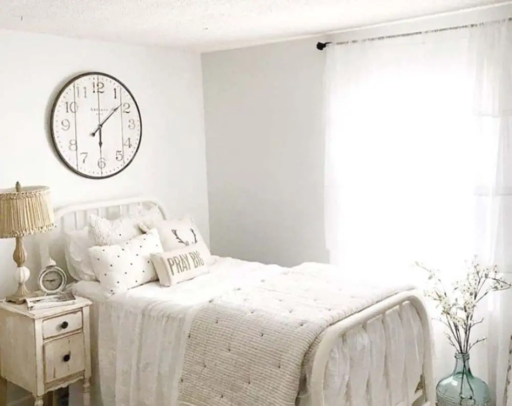 small-french-chic-white-bedroom