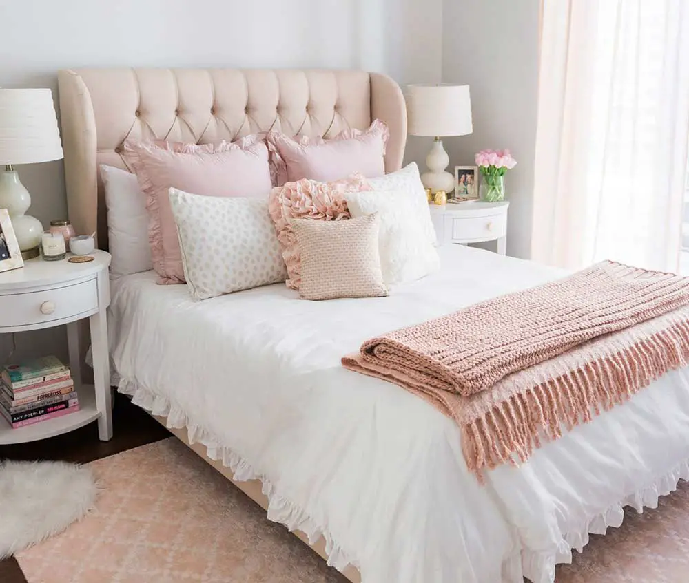 soft-pink-white-and-grey-bedroom