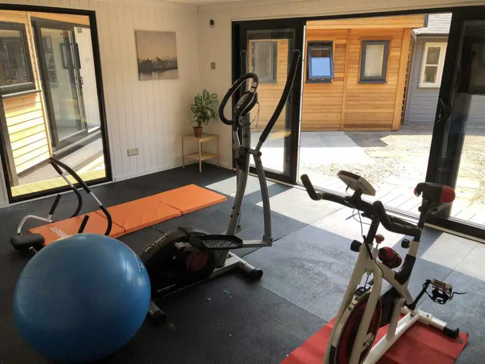 summer house gym room