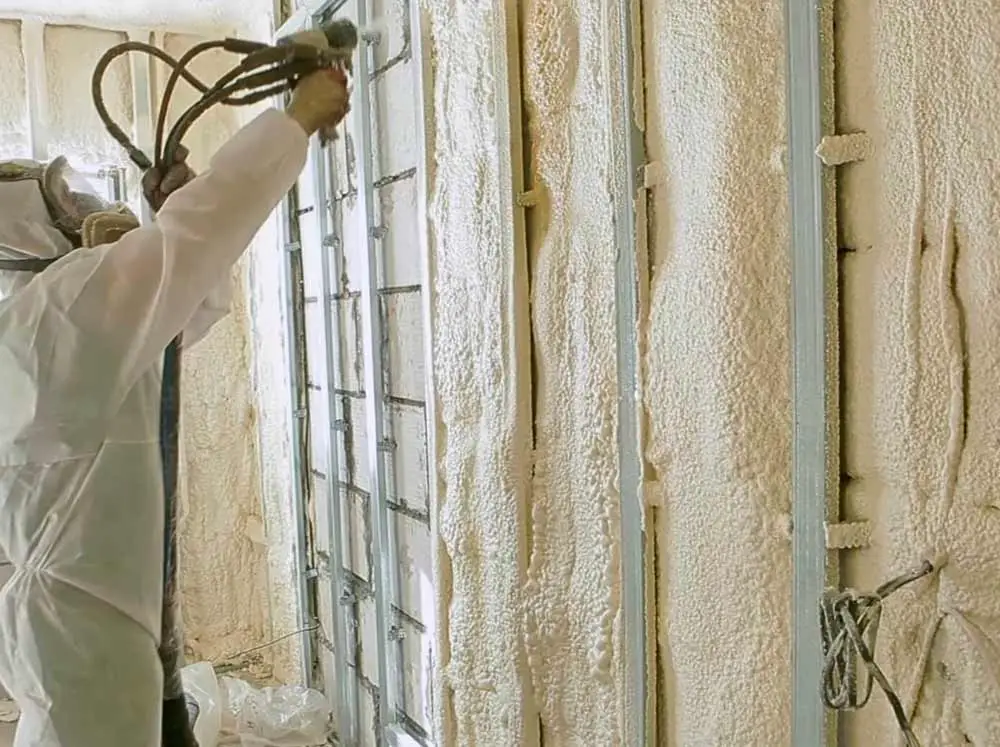 summer-house-wall-insulation-spray