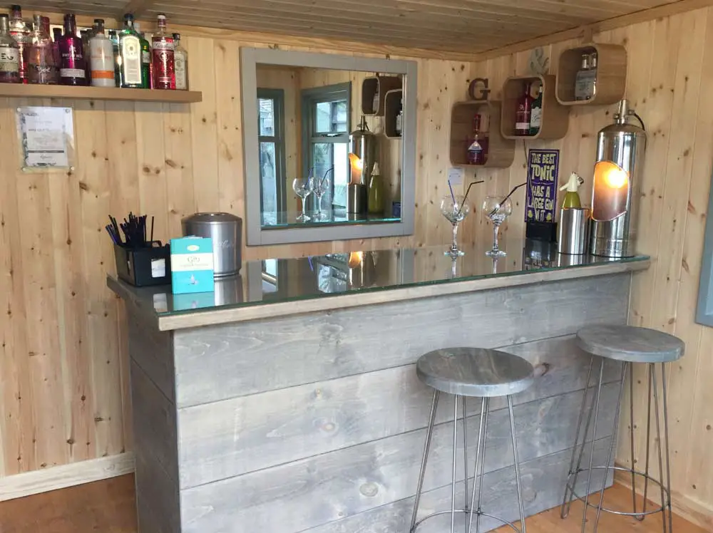 summerhouse-bar-and-entertainment-space