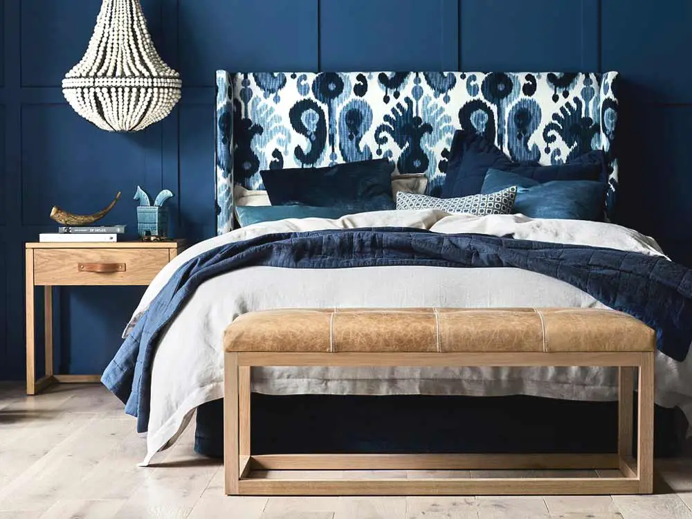 sumptuous-navy-blue-bedroom