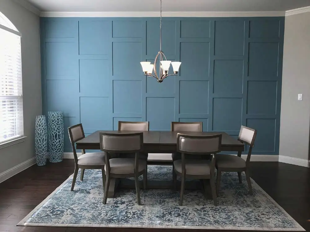 teal-wall-panelling-in-dining-room