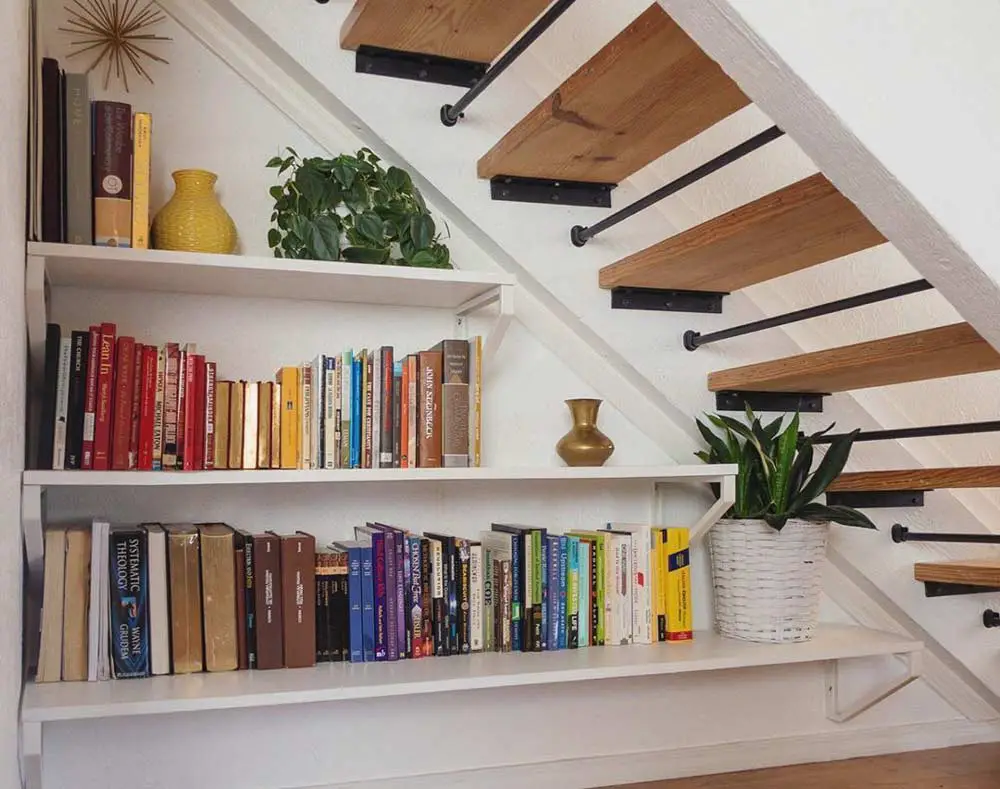 under-stairs-bookshelves