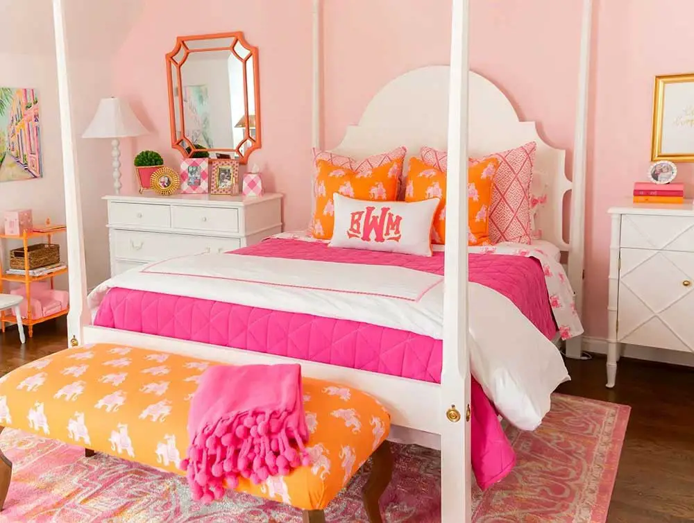 use-bold-colour-contrasts-for-your-preppy-bedroom